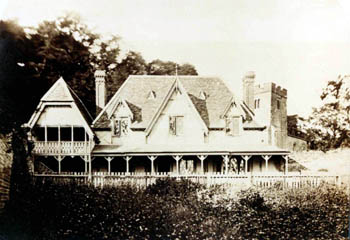 house near church about 1864 Z581-6
